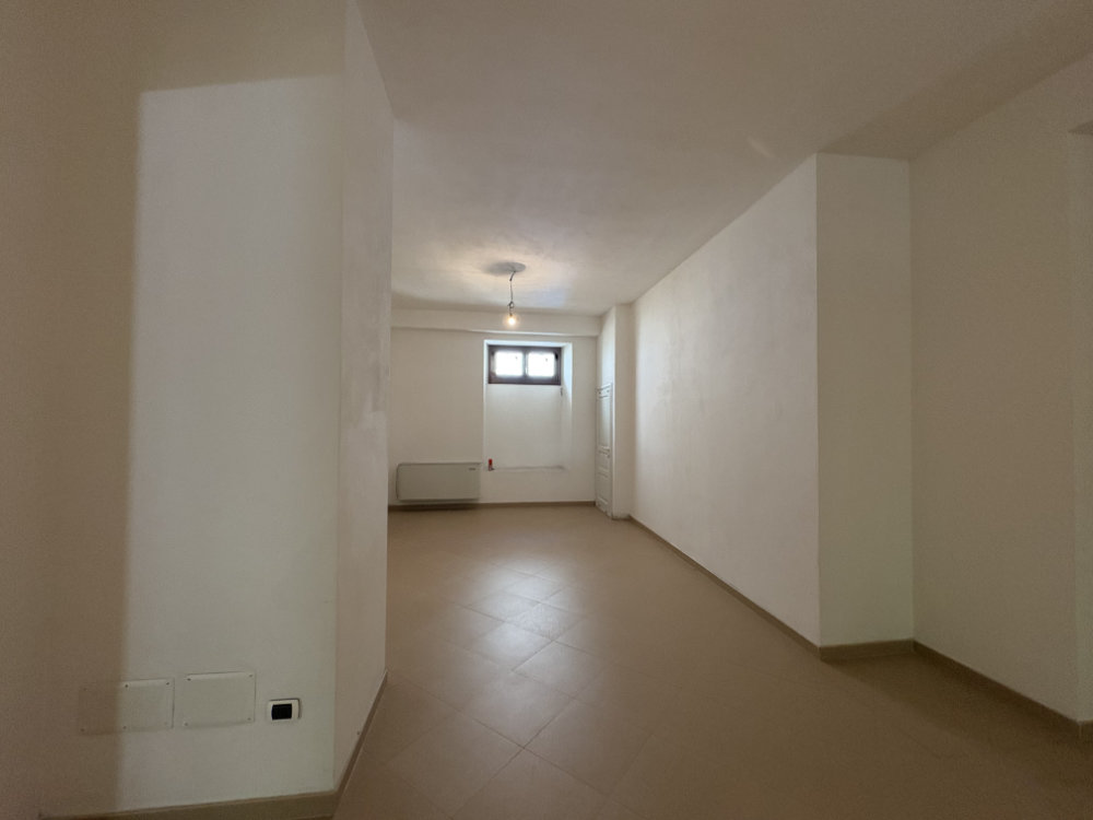 Locale commerciale in viale Umberto (angolo via Sanna) a Sassari