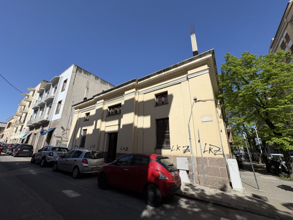 Locale commerciale in viale Umberto (angolo via Sanna) a Sassari